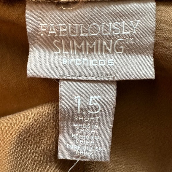Chico's Pants 1.5 Short US M/10 Short Slimming 4 Way Stretch Pull on Cafe NEW - Picture 3 of 16